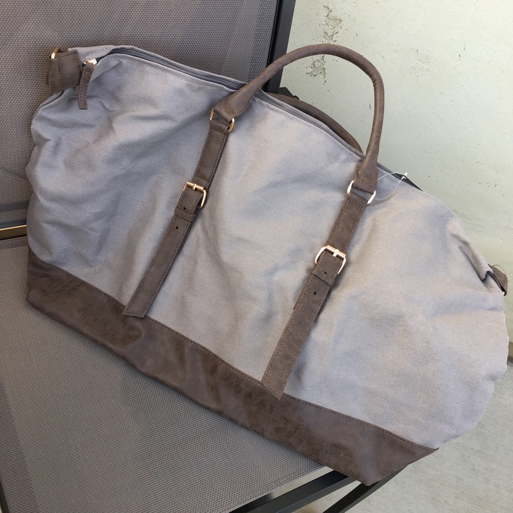 Tan / brown weekender duffle bag